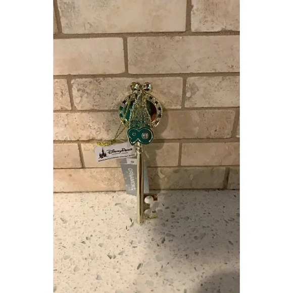 NWT walt disney‎ world Mouse Party 90th Key   Sd - Picture 2 of 2